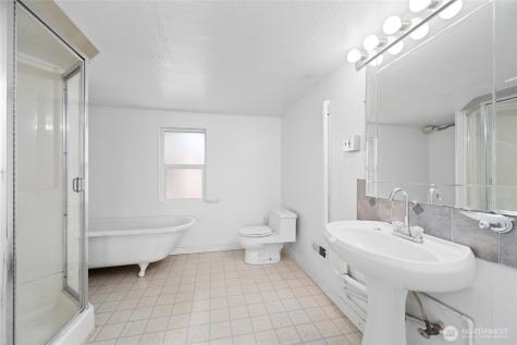 1502 E Maplewood Avenue Bellingham WA 98225