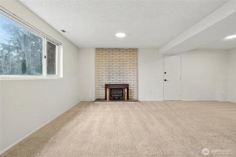 28 Madrona Place Dupont WA 98327