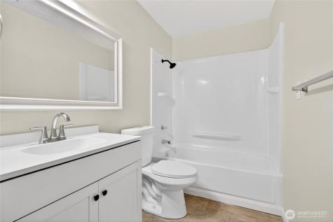 28 Madrona Place Dupont WA 98327