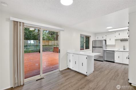 28 Madrona Place Dupont WA 98327
