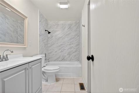 28 Madrona Place Dupont WA 98327