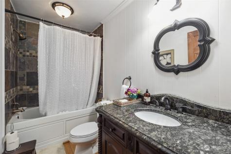 9009 Martin Avenue NW Silverdale WA 98383