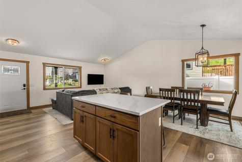 1989 4th St SE East Wenatchee WA 98802