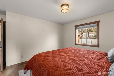 1989 4th St SE East Wenatchee WA 98802
