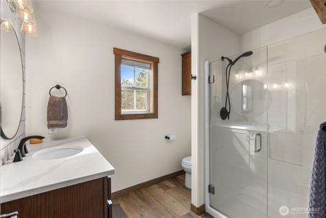 1989 4th St SE East Wenatchee WA 98802