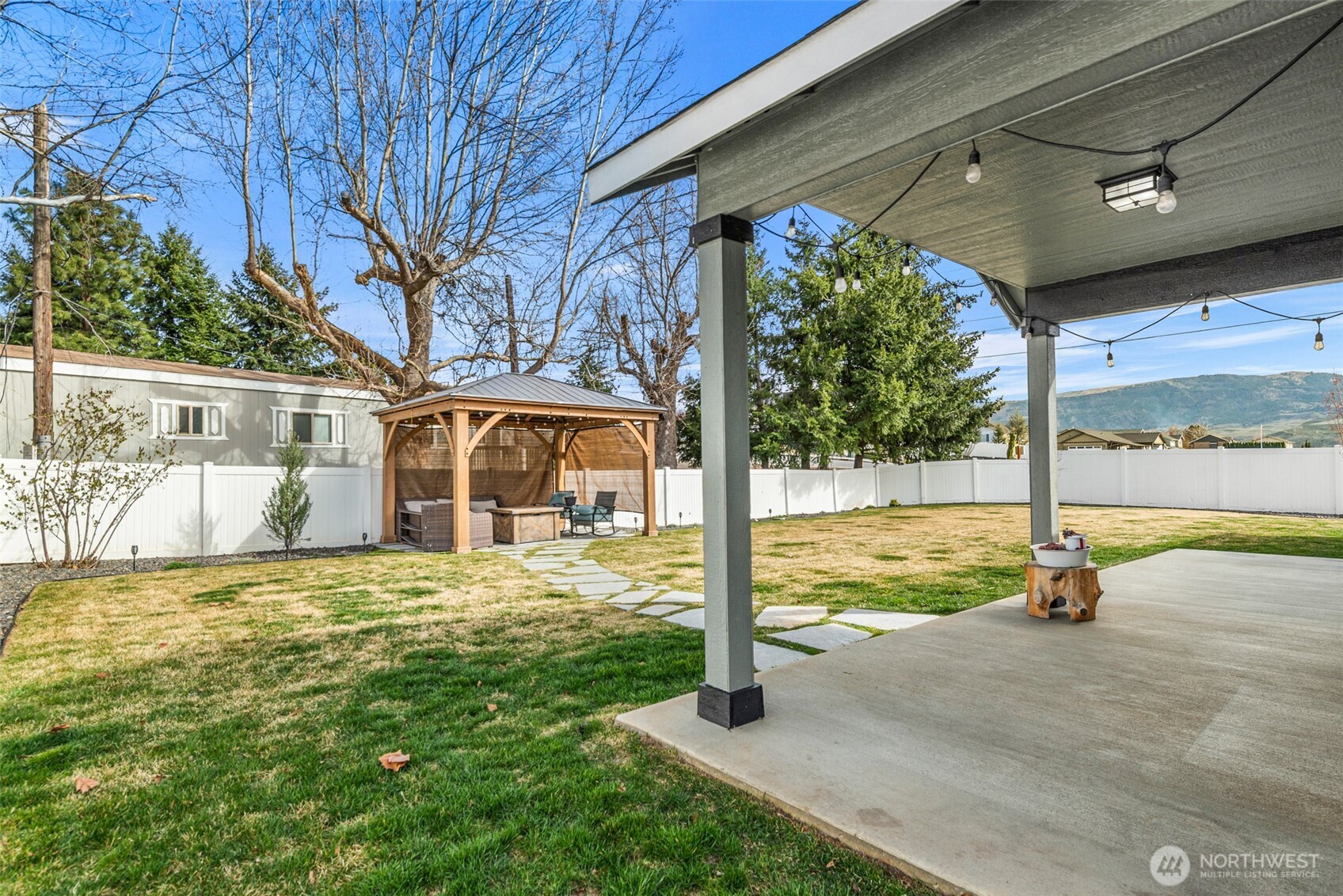 1989 4th St SE East Wenatchee WA 98802
