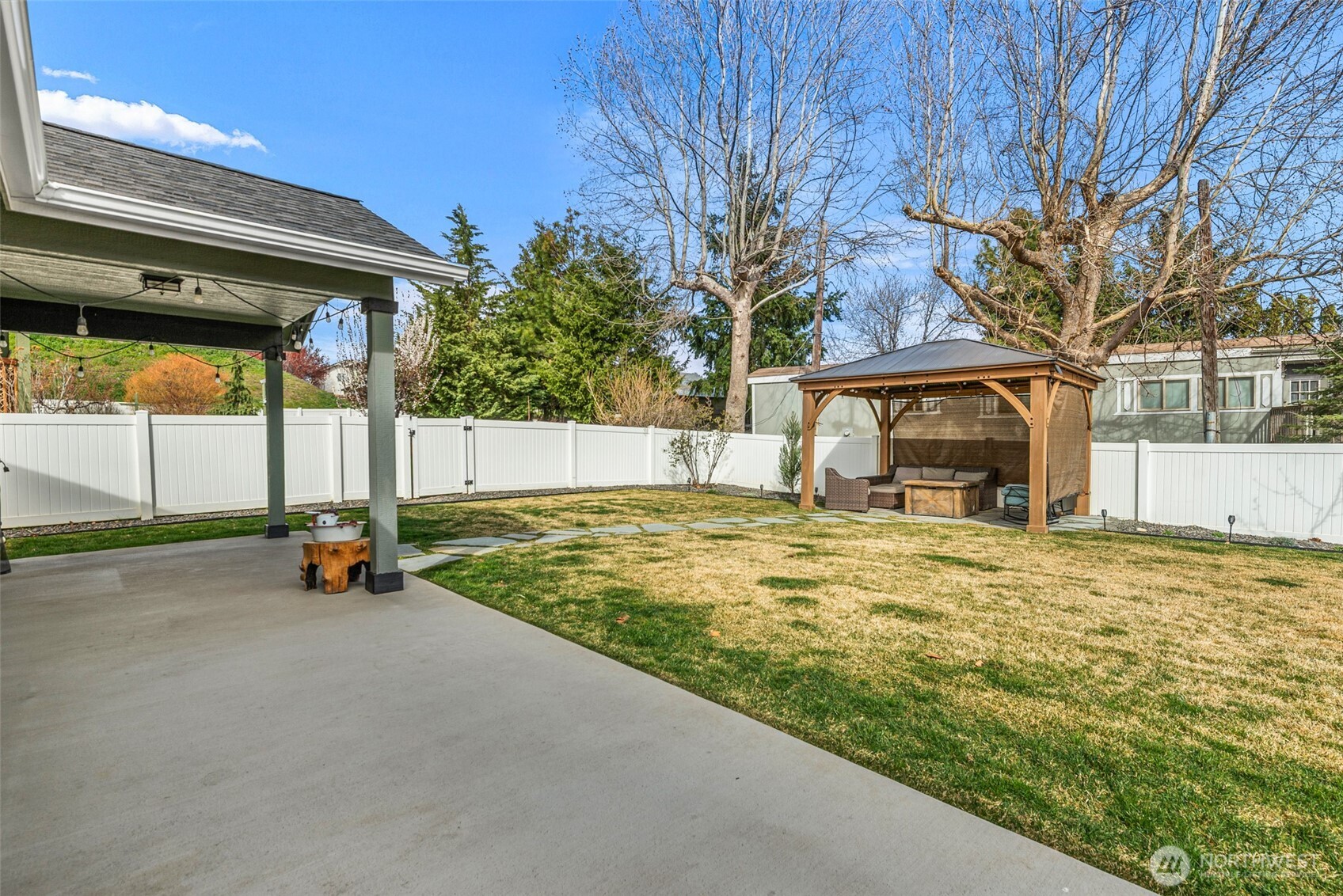 1989 4th St SE East Wenatchee WA 98802