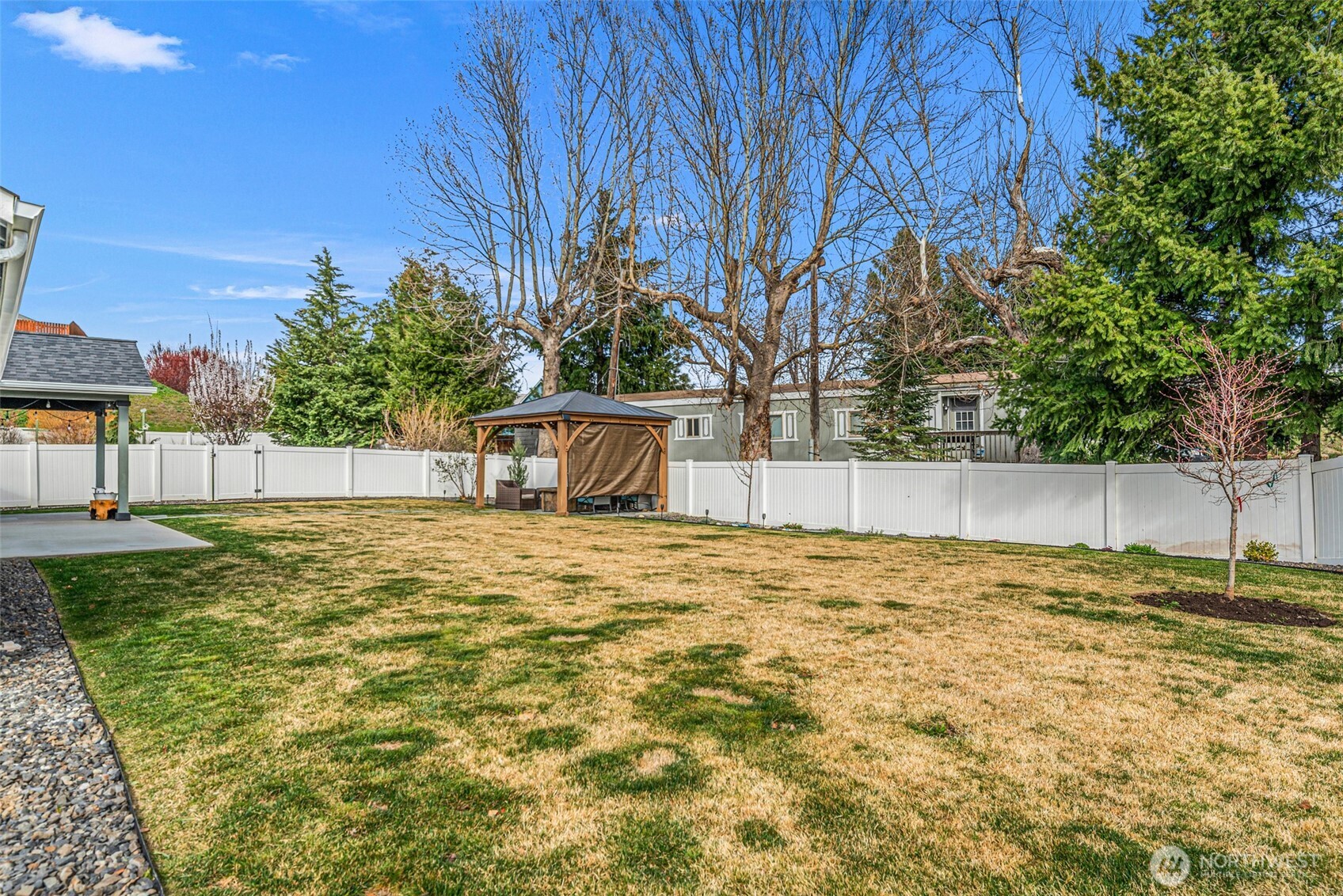 1989 4th St SE East Wenatchee WA 98802