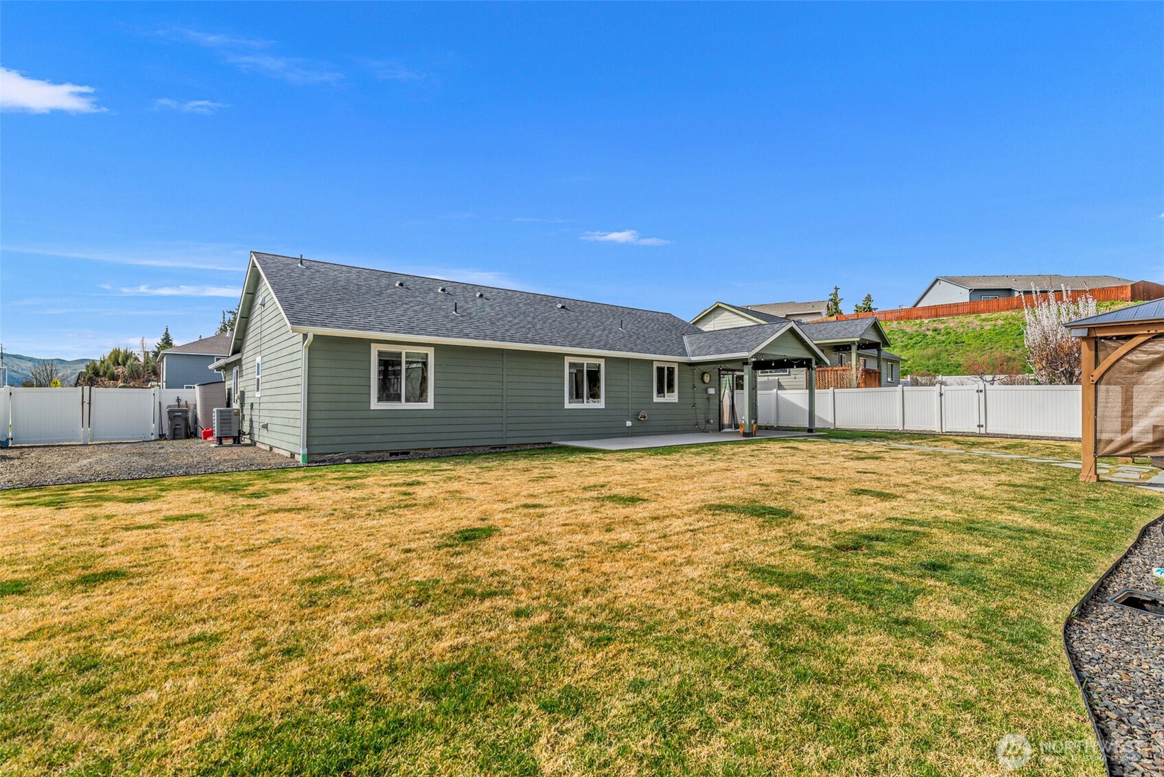 1989 4th St SE East Wenatchee WA 98802