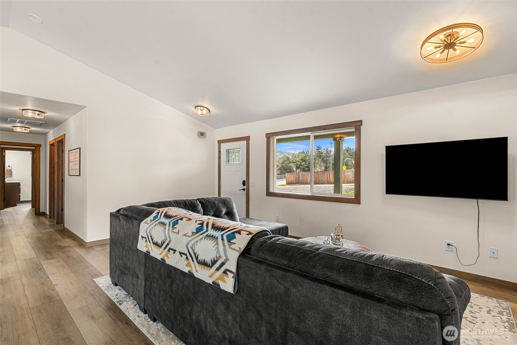 1989 4th St SE East Wenatchee WA 98802