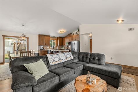 1989 4th St SE East Wenatchee WA 98802