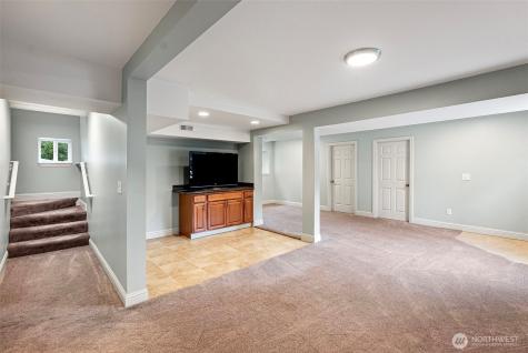 8180 NE West Port Madison Road Bainbridge Island WA 98110