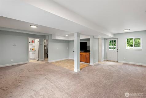 8180 NE West Port Madison Road Bainbridge Island WA 98110