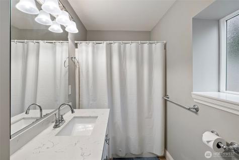 8180 NE West Port Madison Road Bainbridge Island WA 98110