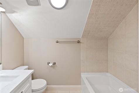 8180 NE West Port Madison Road Bainbridge Island WA 98110