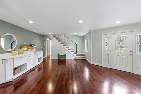 8180 NE West Port Madison Road Bainbridge Island WA 98110