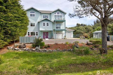 272 Sand Dune Avenue NW Ocean Shores WA 98569