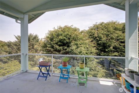 272 Sand Dune Avenue NW Ocean Shores WA 98569