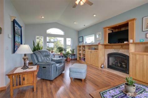 272 Sand Dune Avenue NW Ocean Shores WA 98569