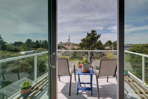 272 Sand Dune Avenue NW Ocean Shores WA 98569