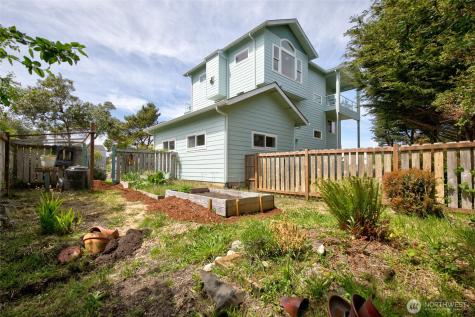 272 Sand Dune Avenue NW Ocean Shores WA 98569