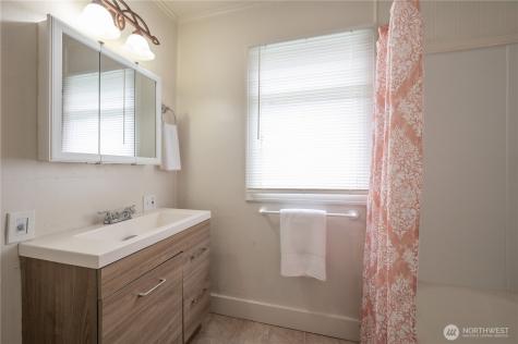 912 1st Street Hoquiam WA 98550