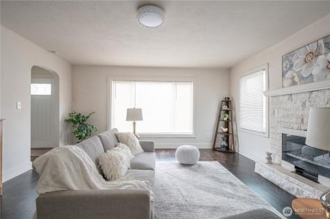 912 1st Street Hoquiam WA 98550