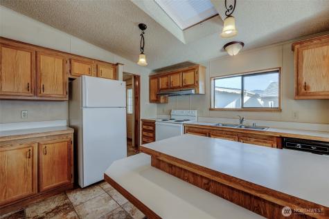 1706 Twin Peaks Drive Wenatchee WA 98801