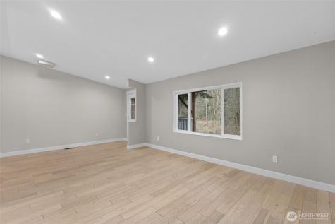 2402 S 370th Place Federal Way WA 98003