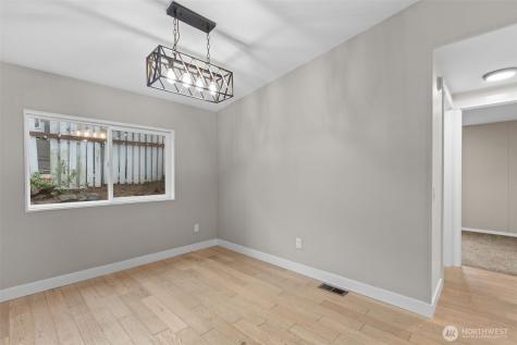 2402 S 370th Place Federal Way WA 98003