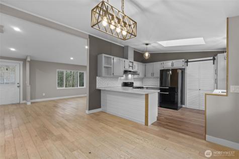 2402 S 370th Place Federal Way WA 98003