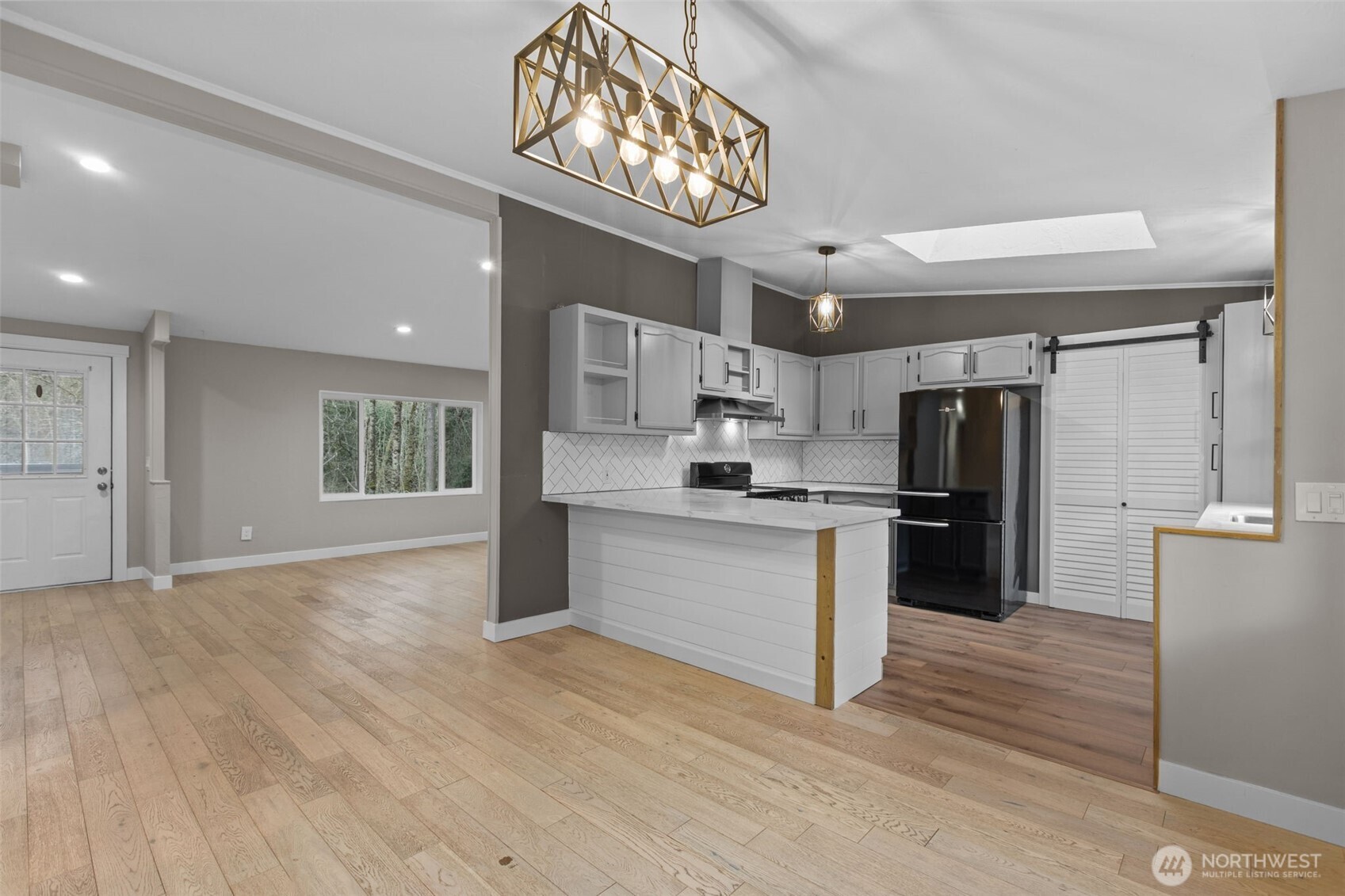 2402 S 370th Place Federal Way WA 98003