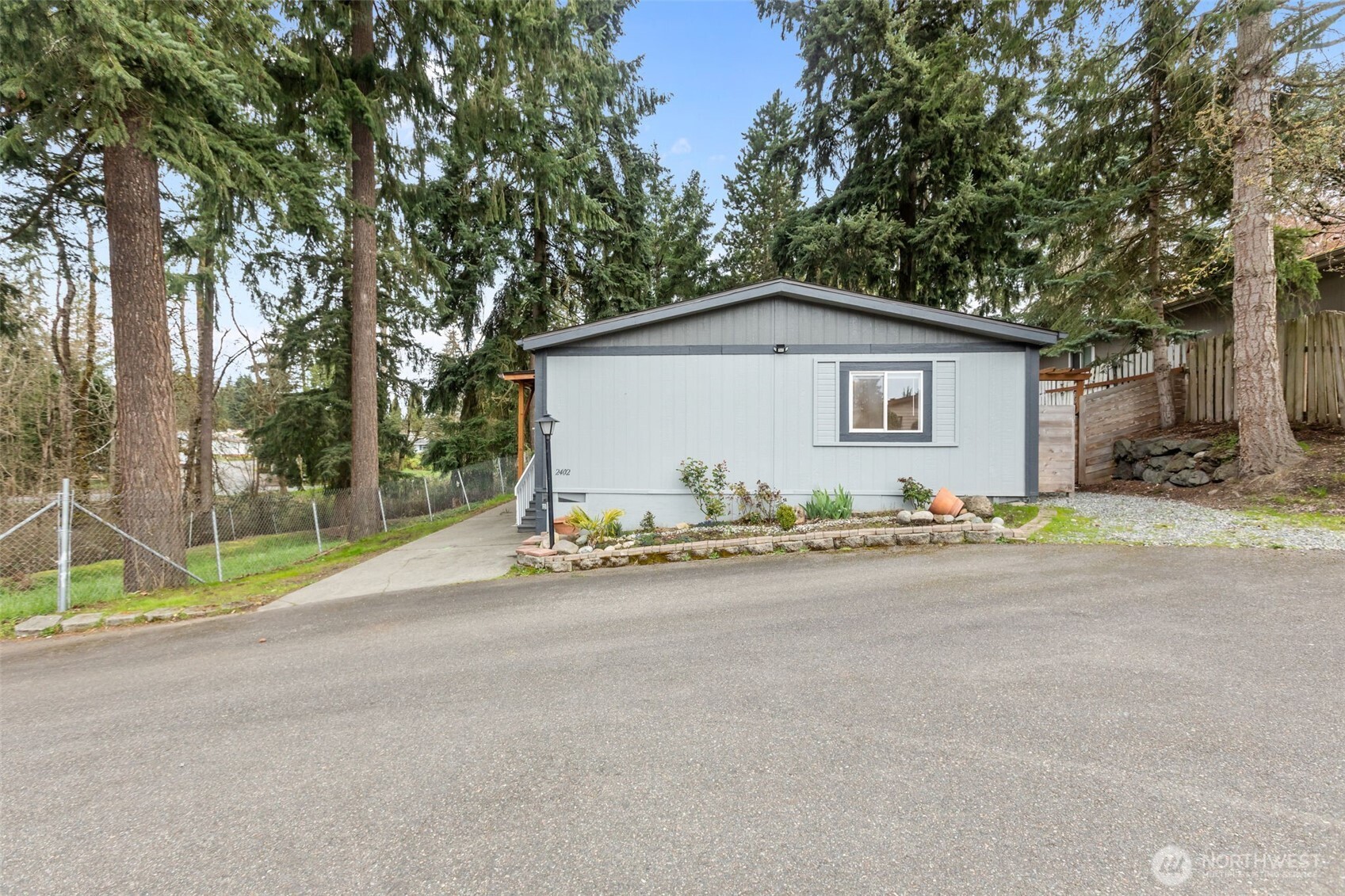 2402 S 370th Place Federal Way WA 98003