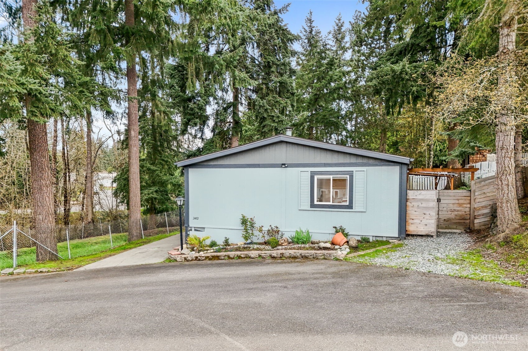 2402 S 370th Place Federal Way WA 98003