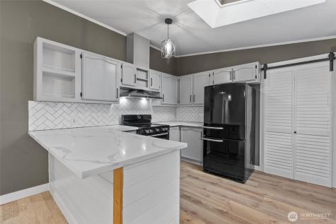 2402 S 370th Place Federal Way WA 98003