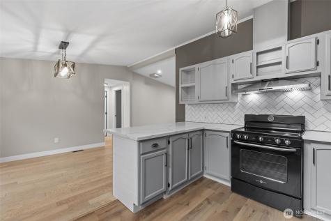 2402 S 370th Place Federal Way WA 98003