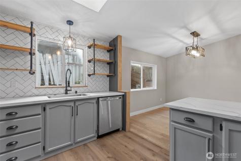 2402 S 370th Place Federal Way WA 98003