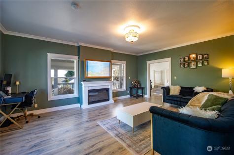 4810 S 3rd Avenue Everett WA 98203