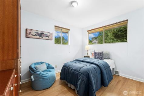 5803 Oberlin Avenue NE Seattle WA 98105