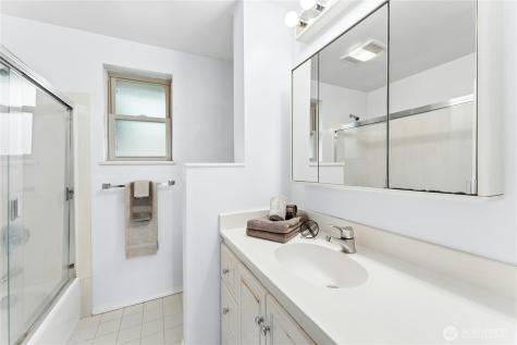 5803 Oberlin Avenue NE Seattle WA 98105
