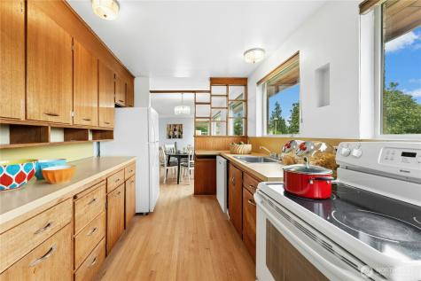 5803 Oberlin Avenue NE Seattle WA 98105