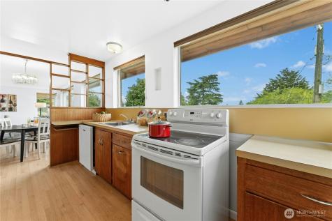 5803 Oberlin Avenue NE Seattle WA 98105