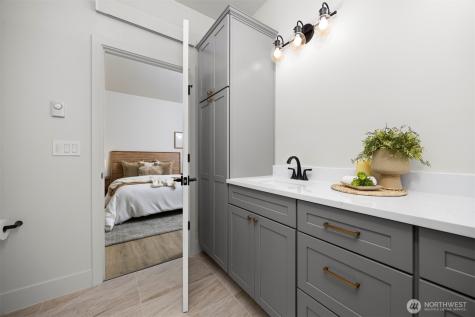 225 N 54th Place Mount Vernon WA 98273