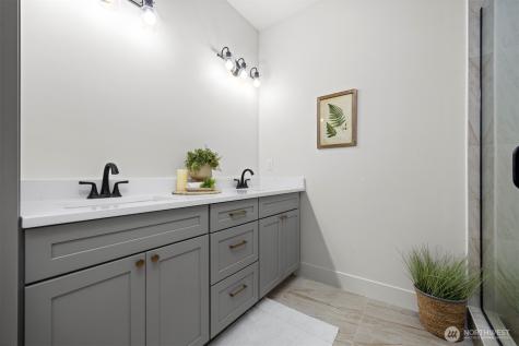 225 N 54th Place Mount Vernon WA 98273