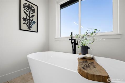 225 N 54th Place Mount Vernon WA 98273