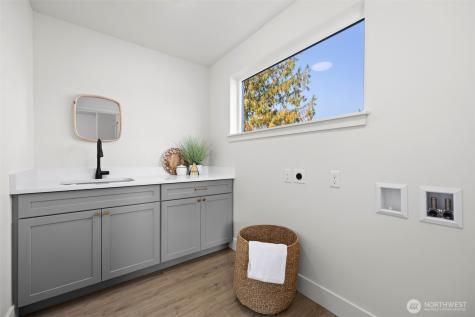 225 N 54th Place Mount Vernon WA 98273