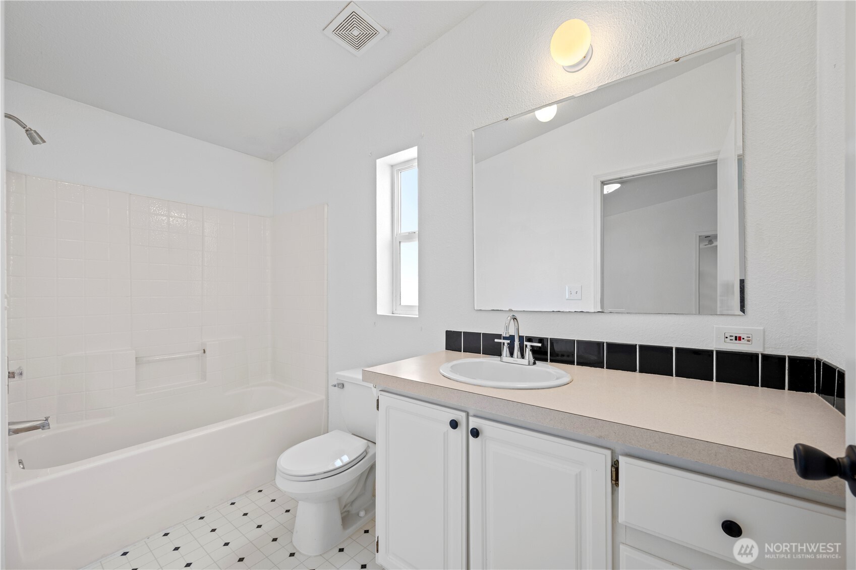 11100 4th Avenue W Everett WA 98204