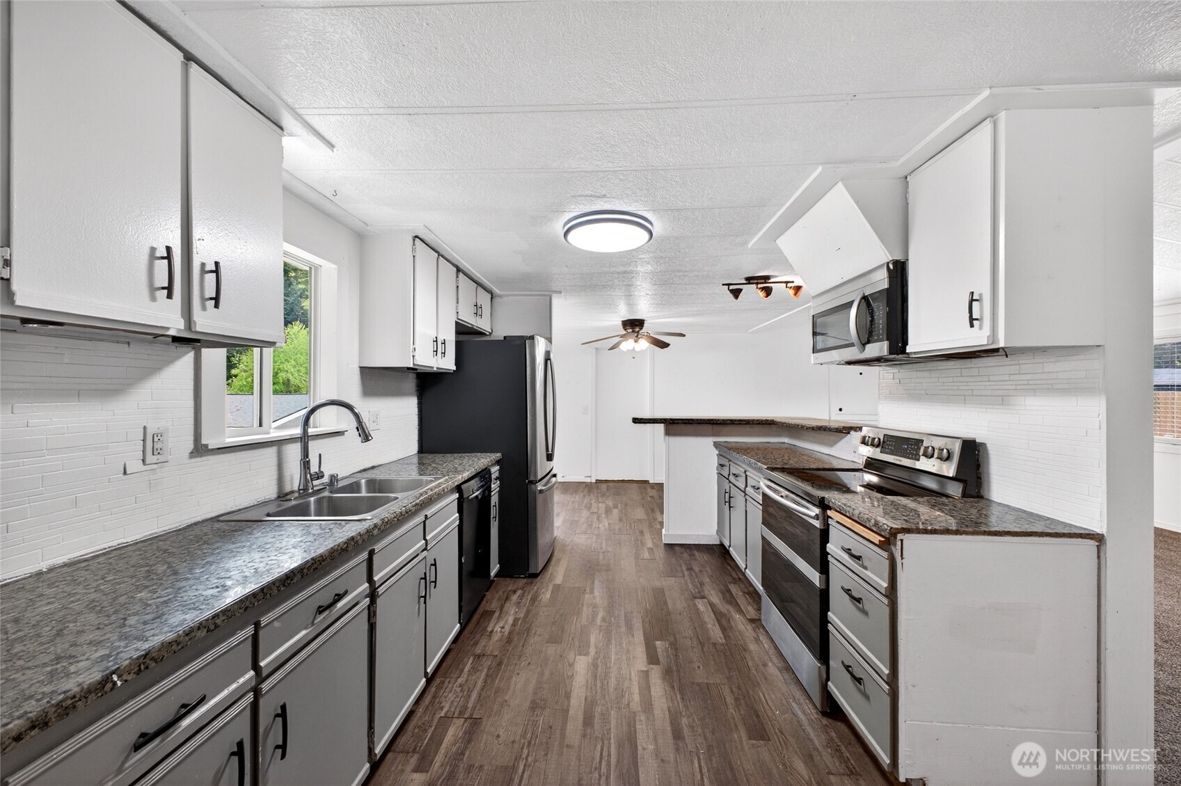 4116 20th Place SE Puyallup WA 98374