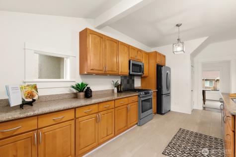 4207 SW Manning Street Seattle WA 98116