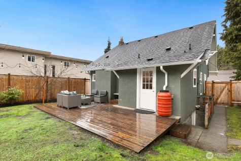 4207 SW Manning Street Seattle WA 98116